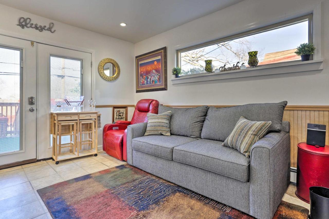 Central Elmont Studio With Great Outdoor Space! Exterior photo