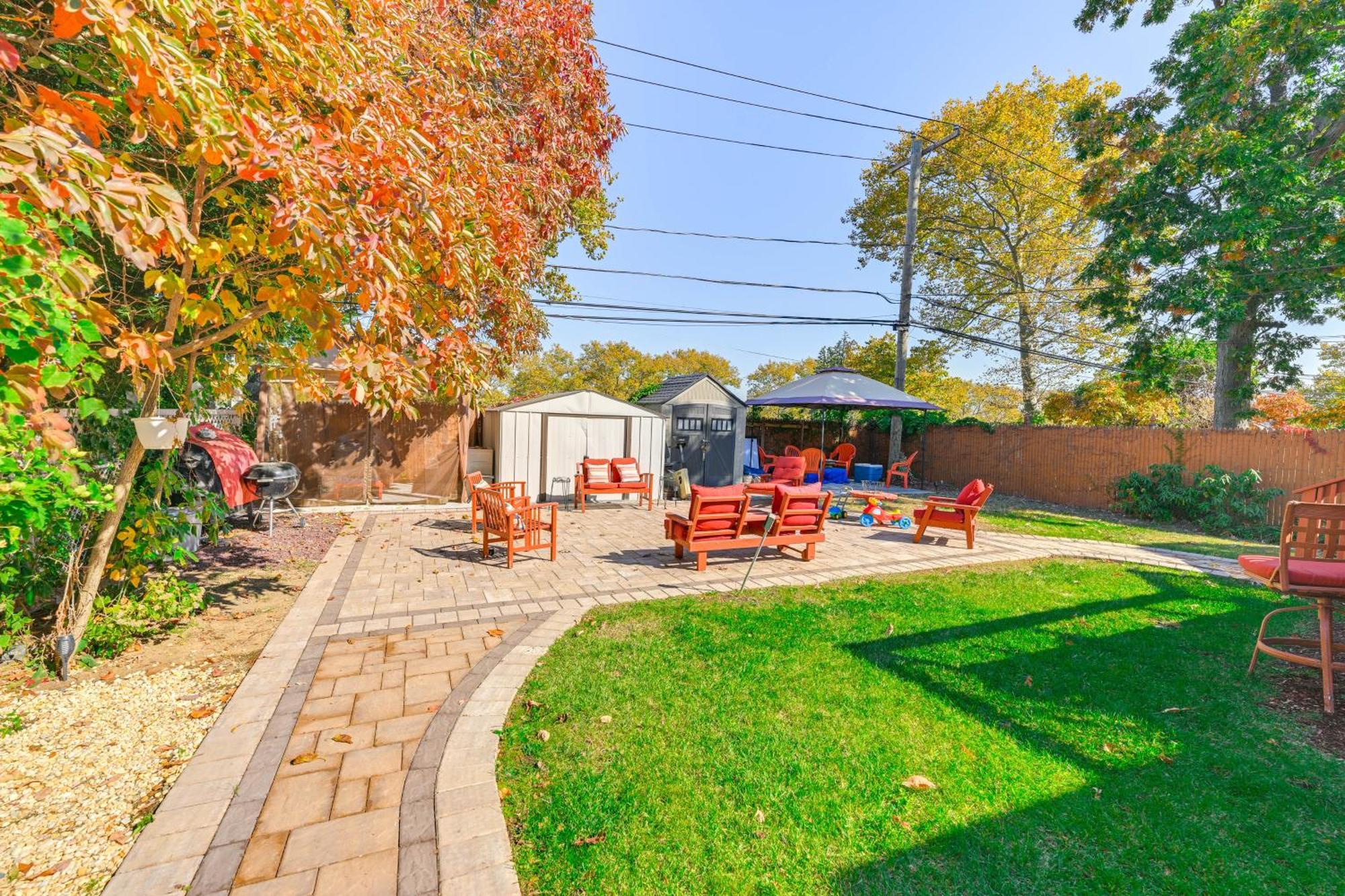 Central Elmont Studio With Great Outdoor Space! Exterior photo